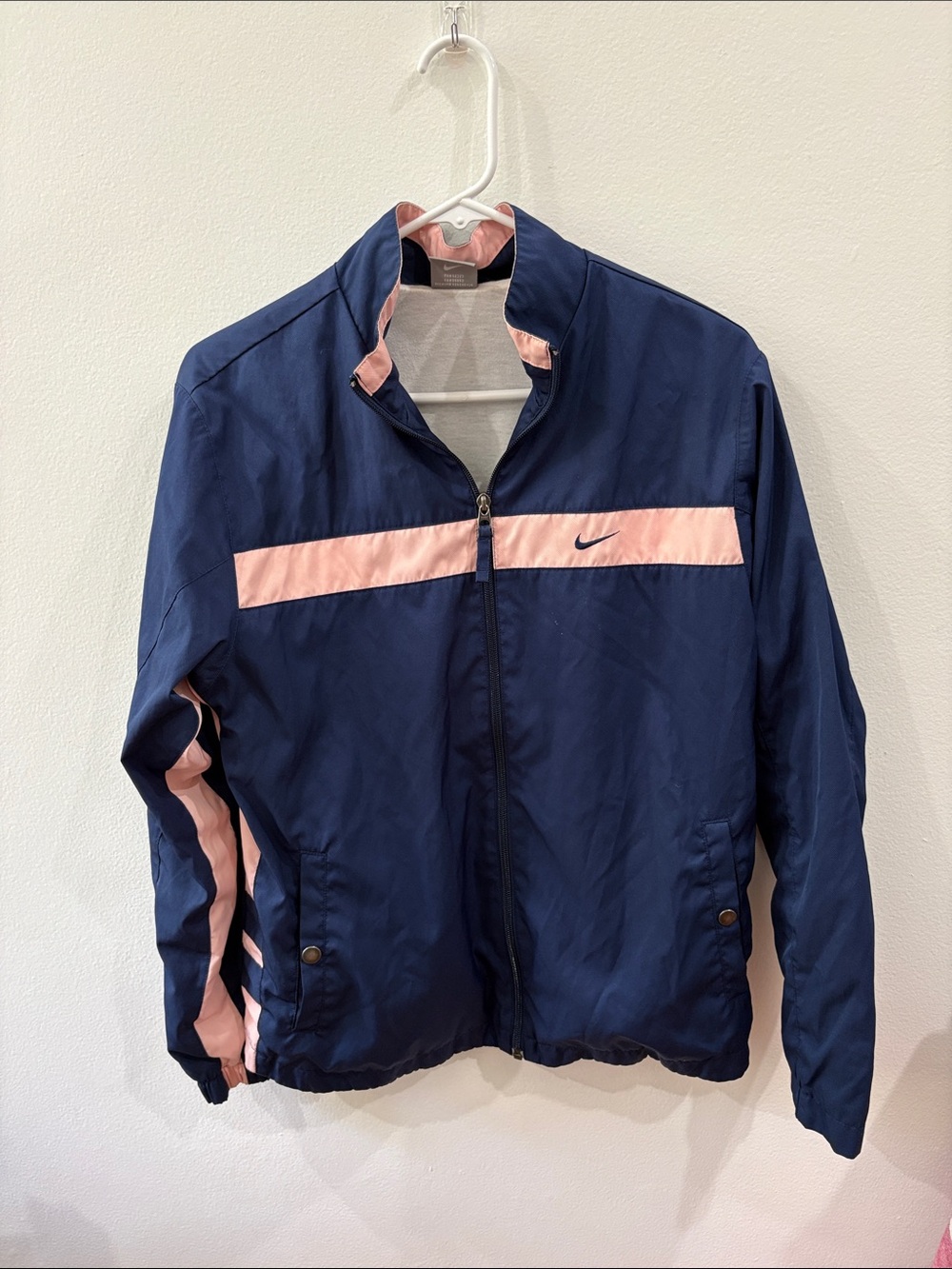 Nike Women's  Medium Navy/Pink Windbreaker Jacket